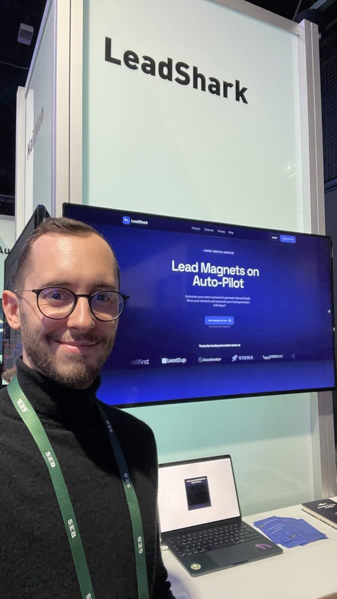 Ruz, founder of LeadShark, at the LeadShark booth